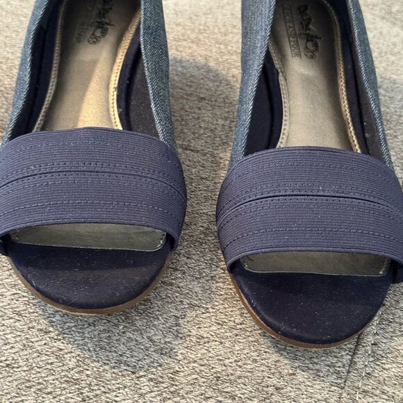 Coach & Four-Denim Blue Wedge Heels with Classic Design open toe slip on 7.5 - Picture 6 of 16